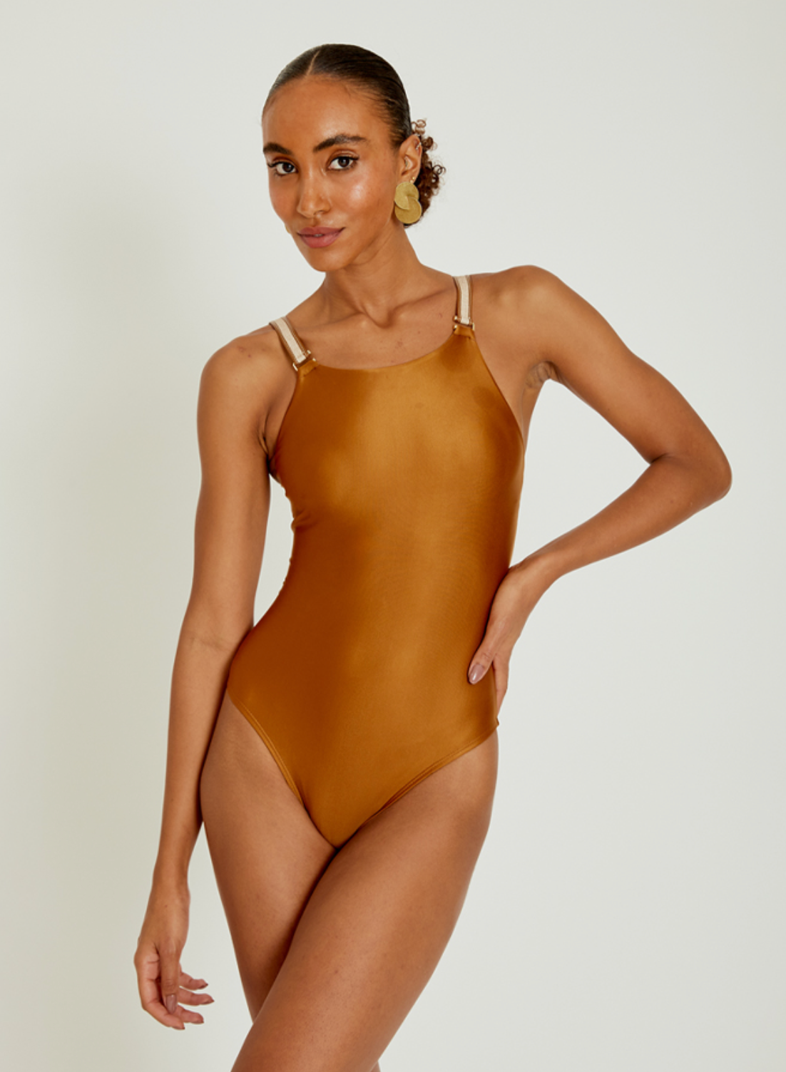 Maillot de bain 1 pièce Copper Lenny Niemeyer en Lycra cuivré avec bretelles en cuir naturel, paille et détail plaqué or