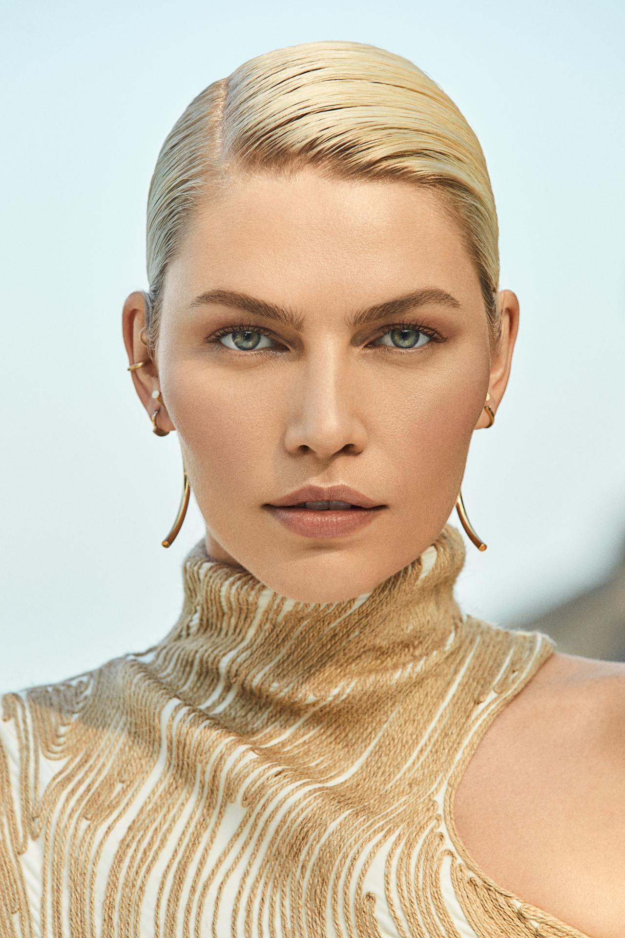 Maillot de bain deux pièces asymétrique off white Lenny Niemeyer avec col montant et broderie artisanale faite à la main