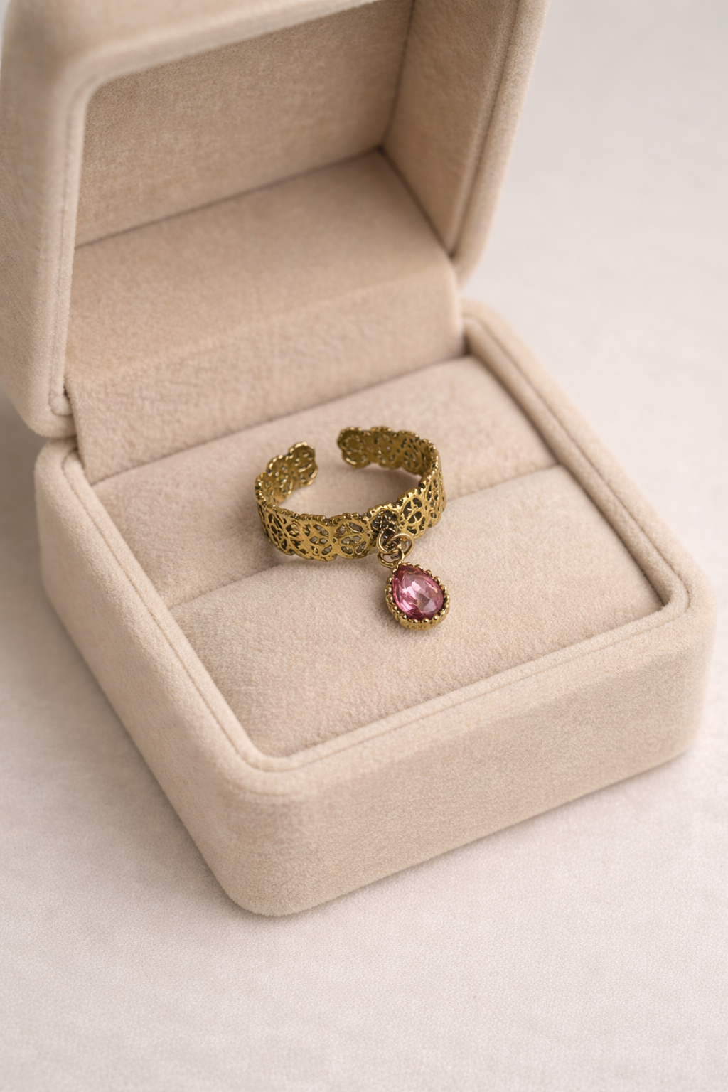 Bague acier inoxydable dorée CÉLESTE femme pendentif cristal facetté ajustable