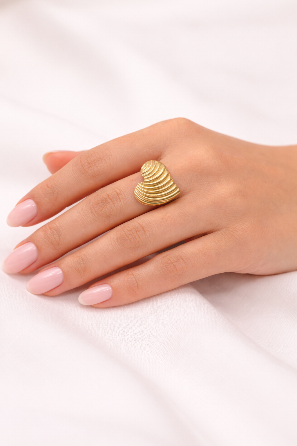 Bague plaqué or LOVIA femme ajustable cœur texturé design moderne