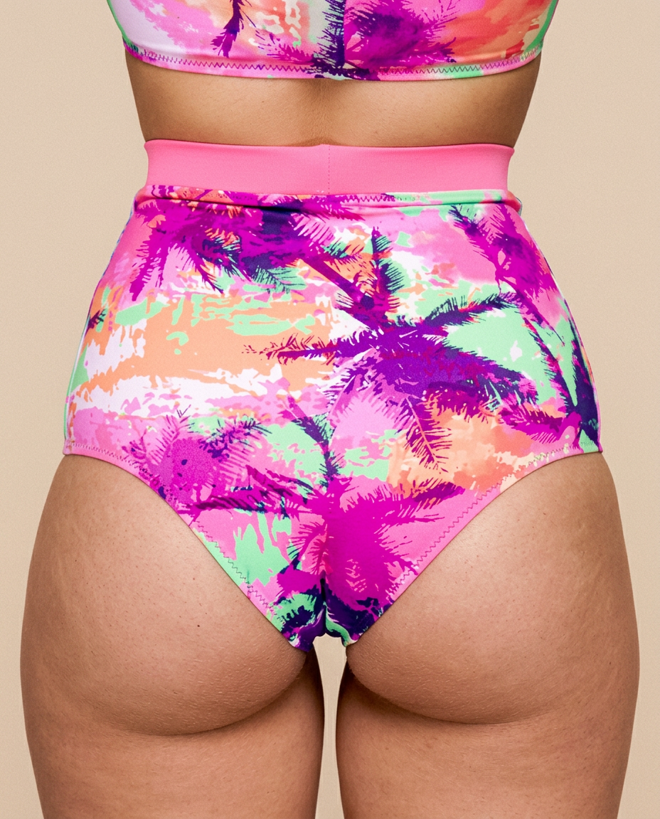 Bas de bikini taille haute shorty Anita Coco Rose avec imprimé tropical, coupe flatteuse et style élégant.