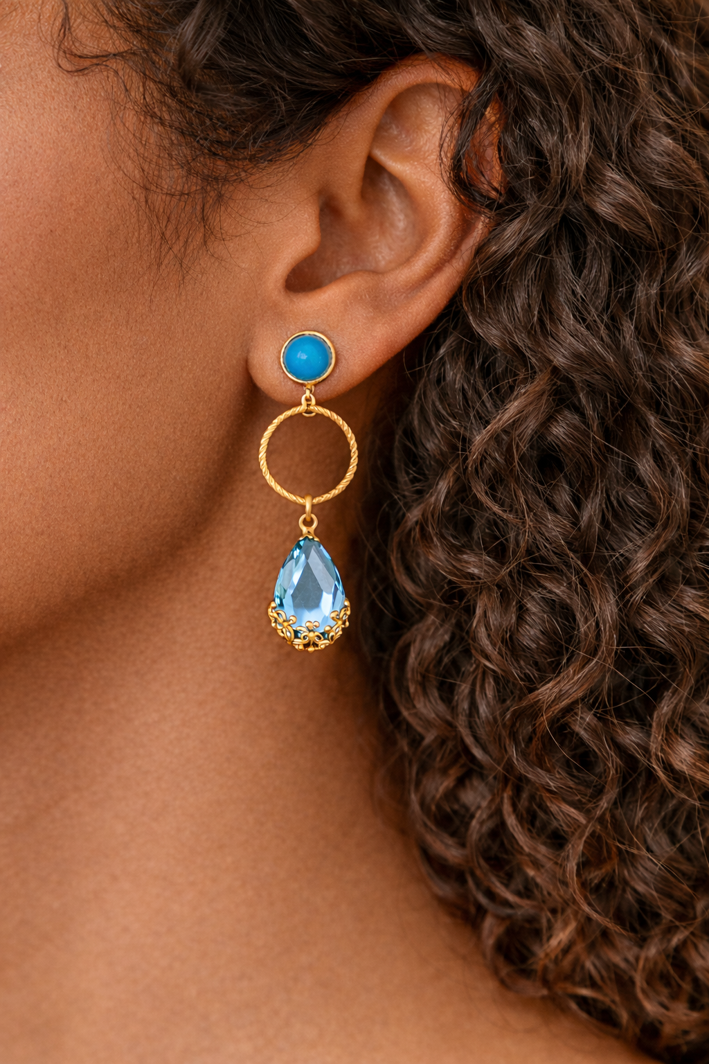 Boucles d’oreilles acier inoxydable doré waterproof SAPHYRA femme cristal bleu facetté