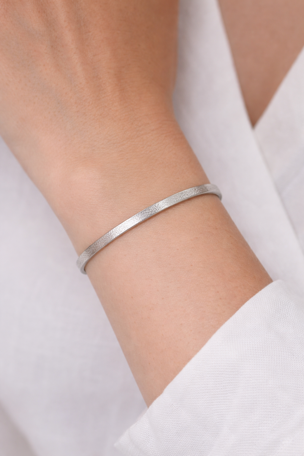 Bracelet ARGELYA jonc martelé acier inoxydable minimaliste