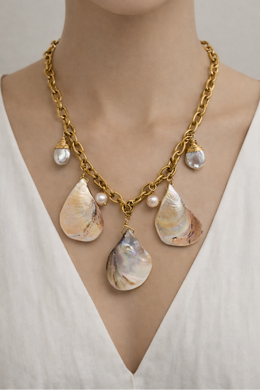 Collier acier inoxydable doré waterproof LYSA femme nacre véritable gouttes perlées