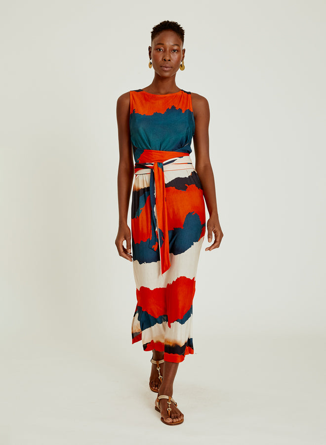 Robe Horizon Lenny Niemeyer sans manches avec imprimé rayé orange, rouille et bleu pétrole, coupe droite et liens à nouer à la taille