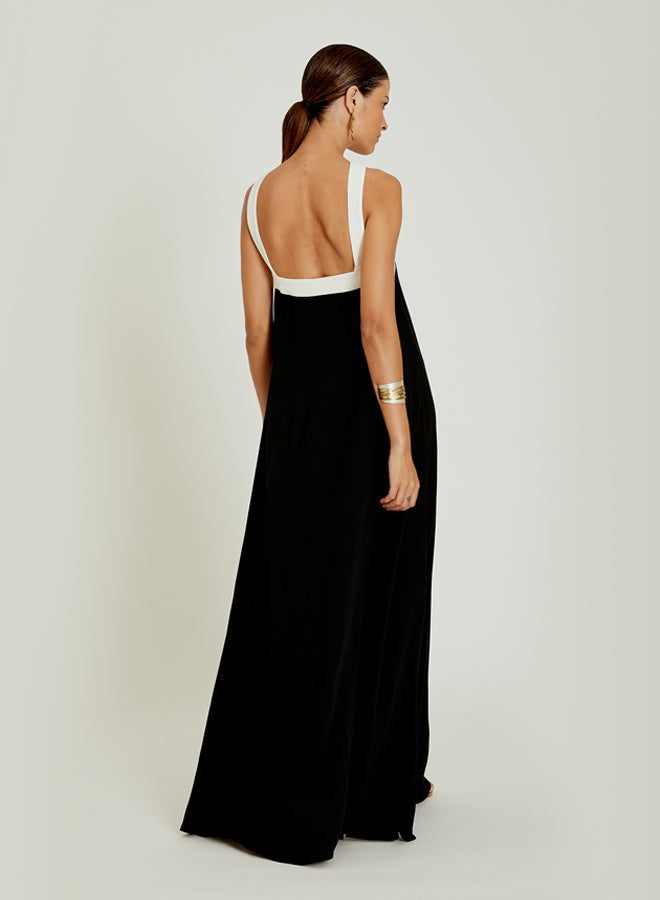 Robe longue noire Lenny Niemeyer en viscose crêpe avec bordure croisée blanc cassé et coupe fluide élégante.