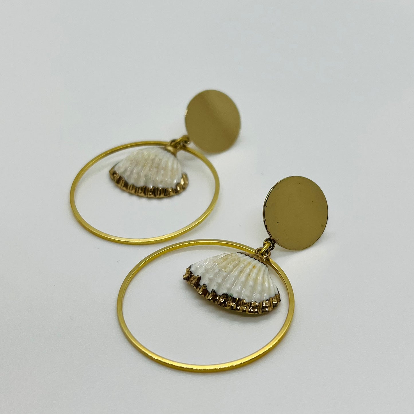 Coqui circle earrings