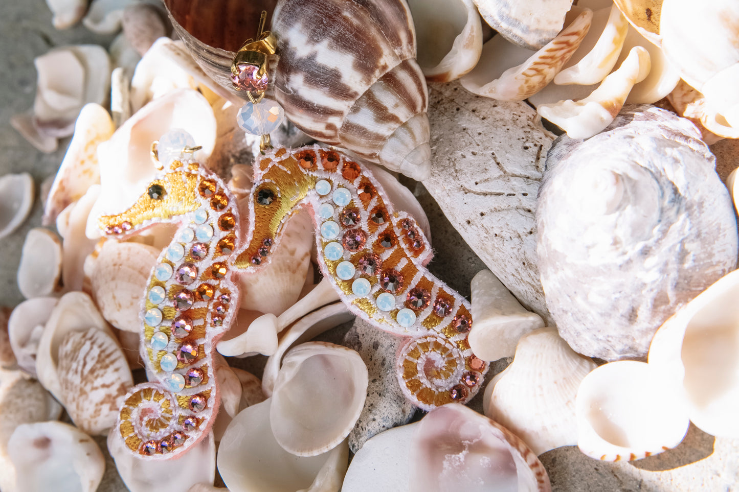 seahorse embroid earrings